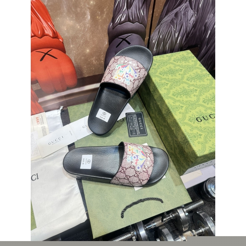 G*u*i slippers